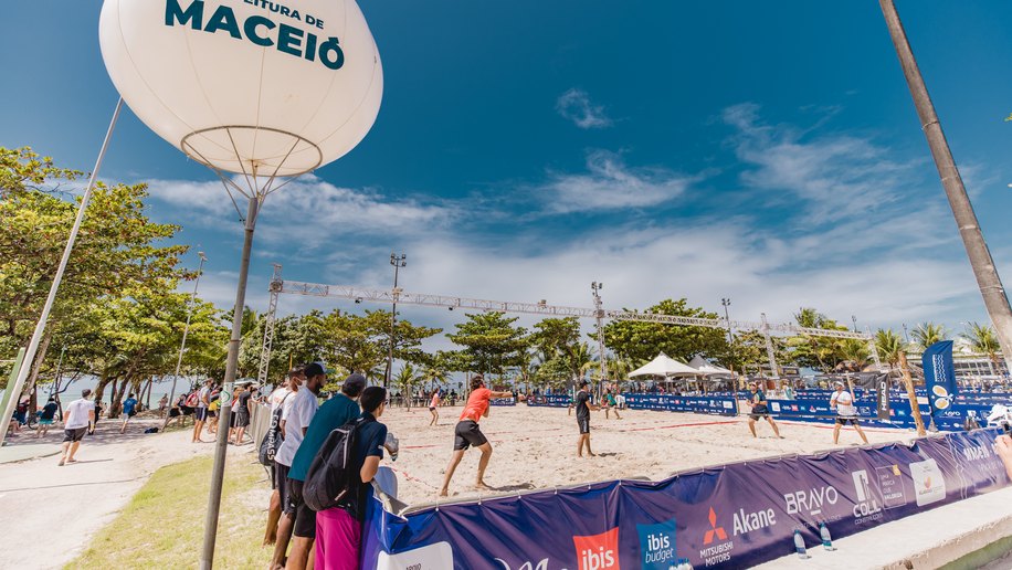 Torneio Internacional de Beach Tennis marca retorno de eventos esportivos em Maceió