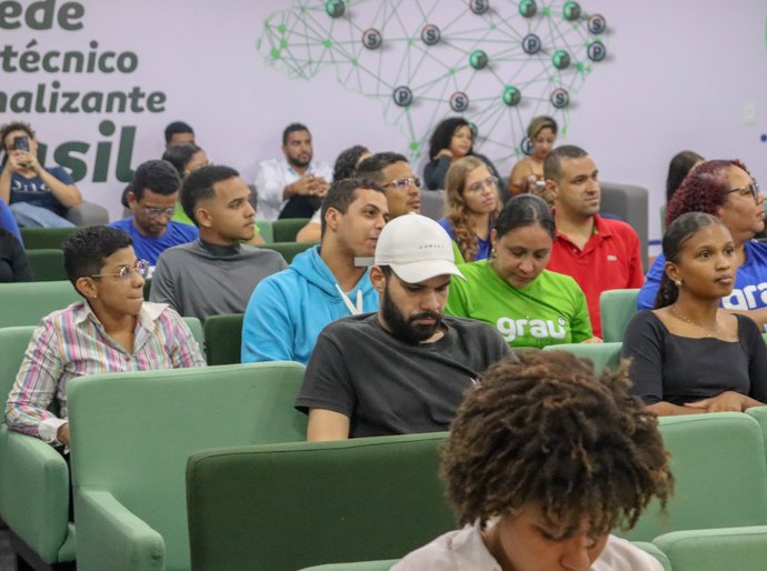 Brasil precisa de uma política urgente e robusta para educação técnica e profissionalizante, aponta pesquisa