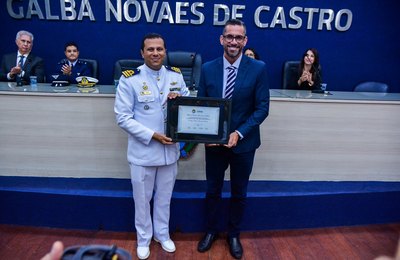 Câmara entrega Título de Cidadão Honorário de Maceió ao capitão Rodrigo Garcia