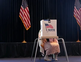 Califórnia vai avaliar restrições mais rígidas ao registro de eleitores em meio ao debate nos EUA sobre segurança eleitoral