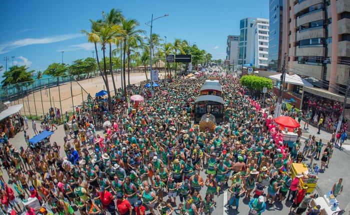 Prévias carnavalescas leva folião de Maceió e do mundo para a orla