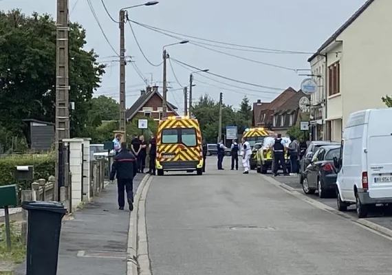 Homem com sabre japonês é morto por policiais no norte da França