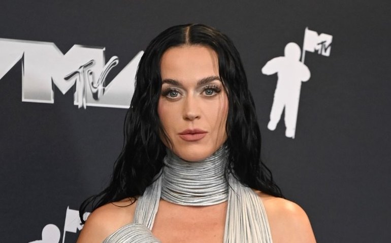 Show de Katy Perrt teve dueto com Cyndi Lauper e hits; veja músicas