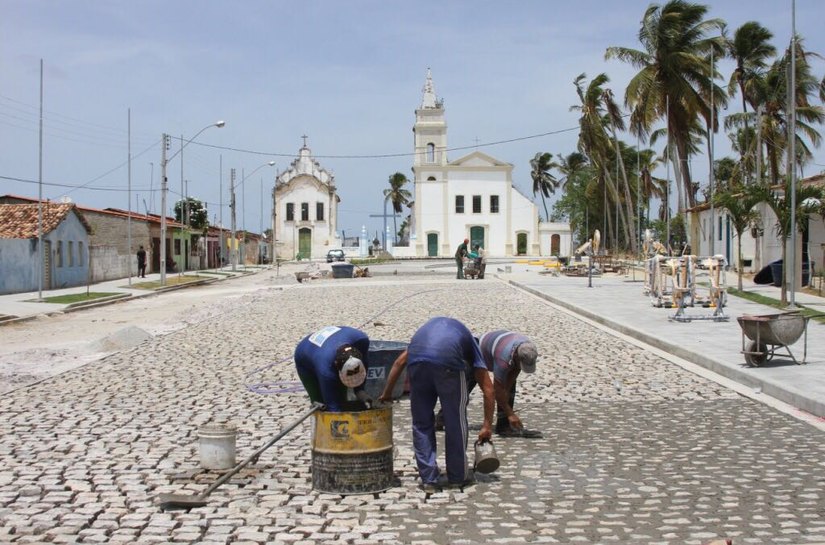 Marechal: prefeito Cacau visita obras de revitalização do Largo do Carmo