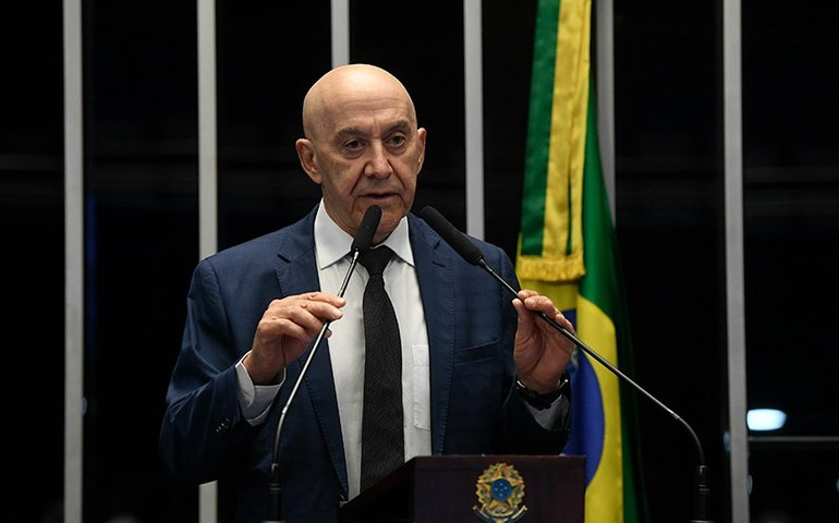 É preciso promover o desenvolvimento dos moradores da região Amazônica, diz Confúcio