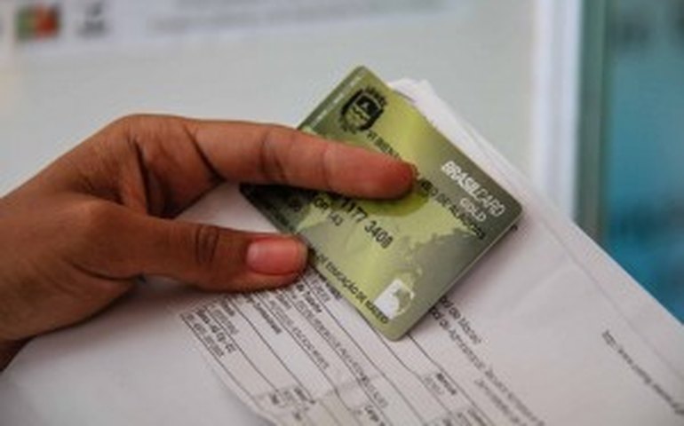 Maceió: Vale-livro &#8211; benefício é ampliado para coordenadores e direção escolar