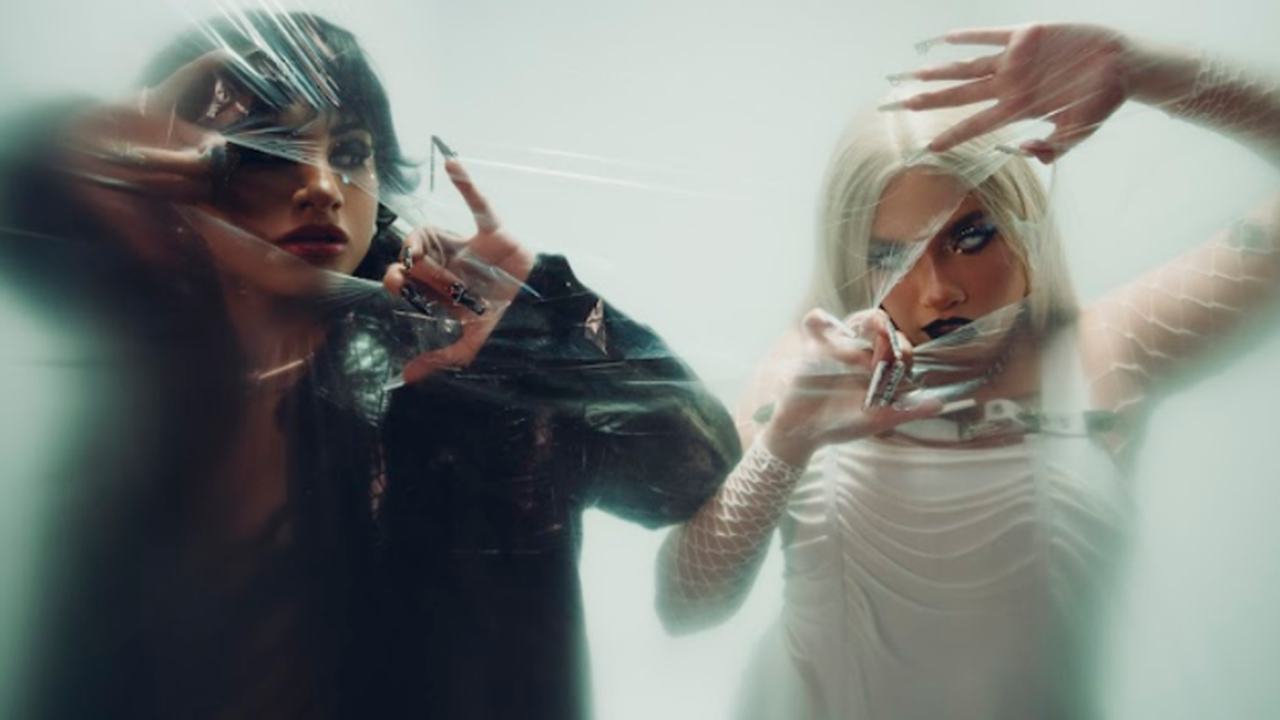 Carol, da dupla com Vitoria, sobe vídeo solo