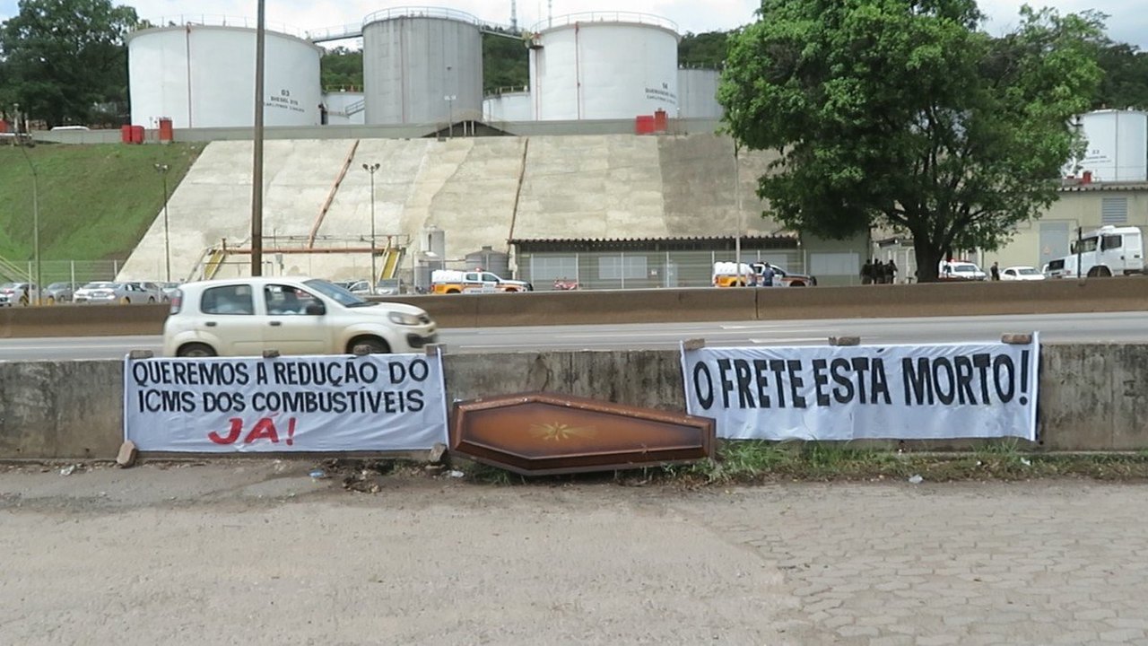 Paralisação atinge 100% dos tanqueiros em Minas Gerais