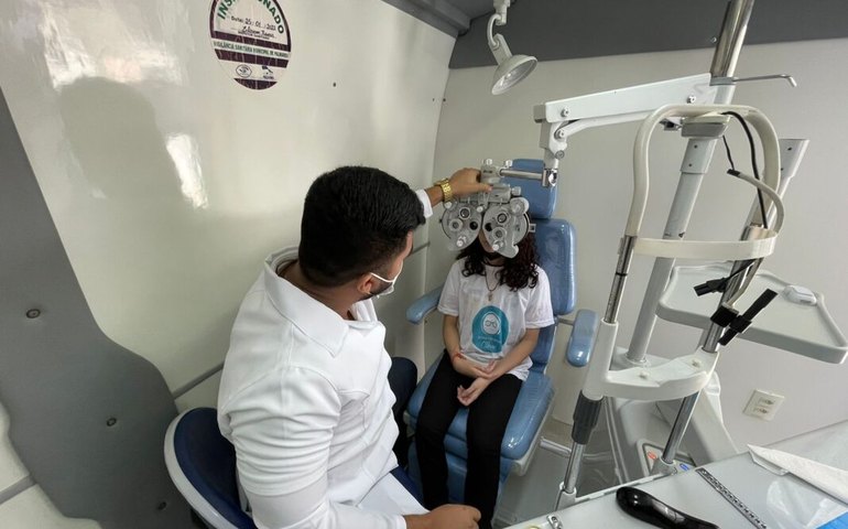 Parceria entre Prefeitura de Penedo e IGPS atende estudantes com exames e óculos