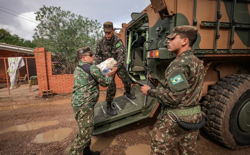 Exército leva nesta terça 75 toneladas de donativos para o RS