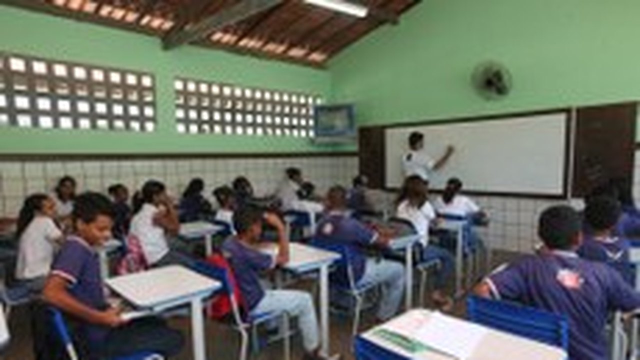 Professores terão reajuste e vencimento será de R$ 1.917,78