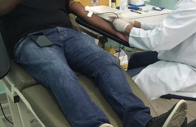 Hemoal faz coleta de sangue na Gruta, em Maceió, nesta quarta-feira