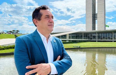 A regulamentação da distribuição de absorventes é uma importante vitória feminina, afirmou Severino Pessoa