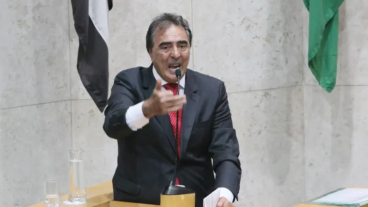Vereador condenado por antissemitismo retorna à Câmara de SP após exoneração na prefeitura