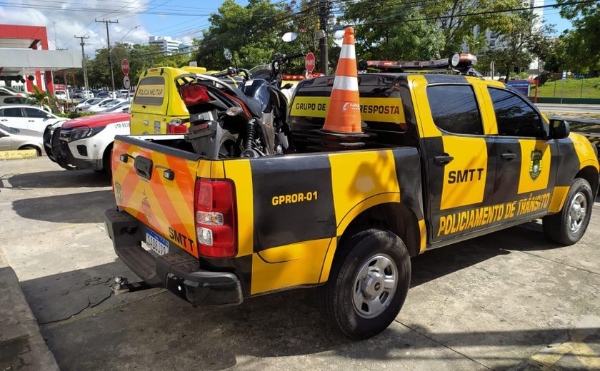 Equipe da SMTT de Maceió recupera motocicleta furtada durante abordagem na Cidade Universitária