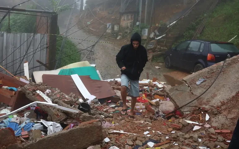 Bombeiros atendem mais de 230 ocorrências relacionadas a chuvas no Rio