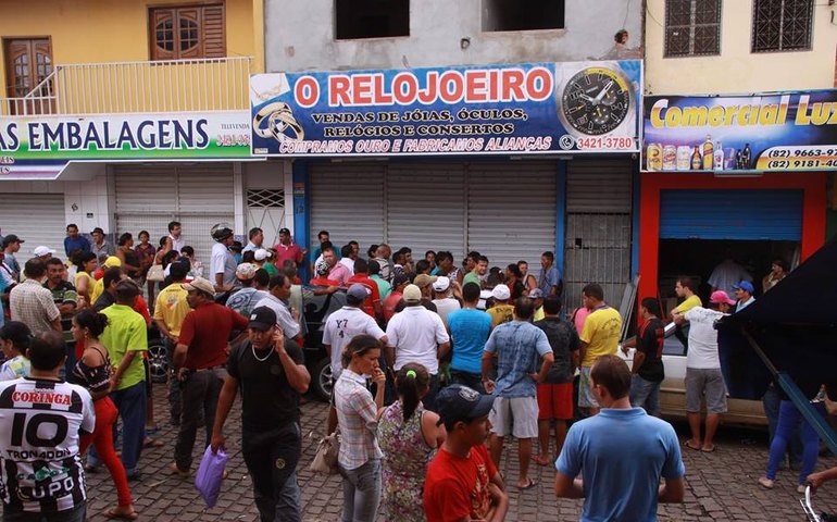 Comerciante é assassinado por quatro homens em Palmeira dos Índios