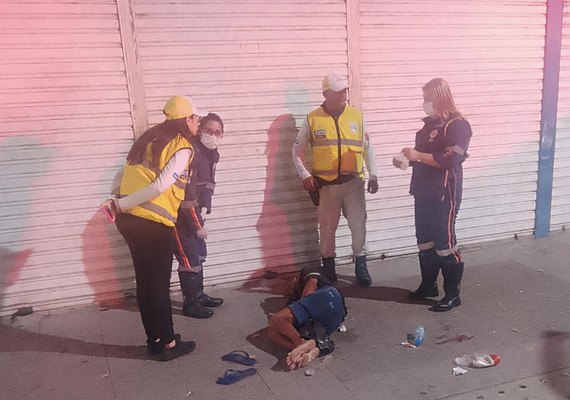 Morador de rua é vítima de espancamento no Centro de Maceió