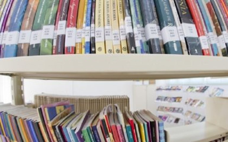 Secretaria de Educação promove live para conversa literária