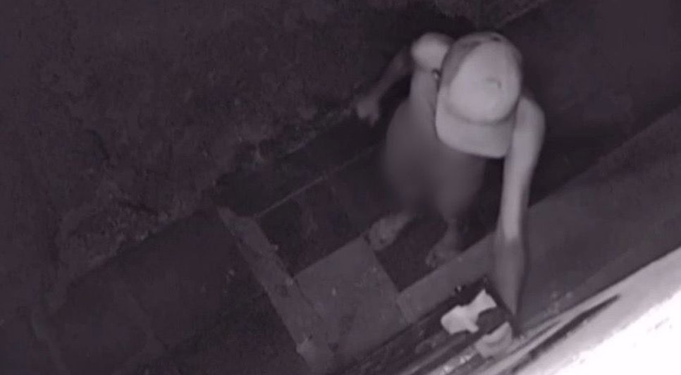 Homem é flagrado tentanto invadir casas totalmente nu em Aracaju / Foto: Foto: Portal A8SE/Reprodução