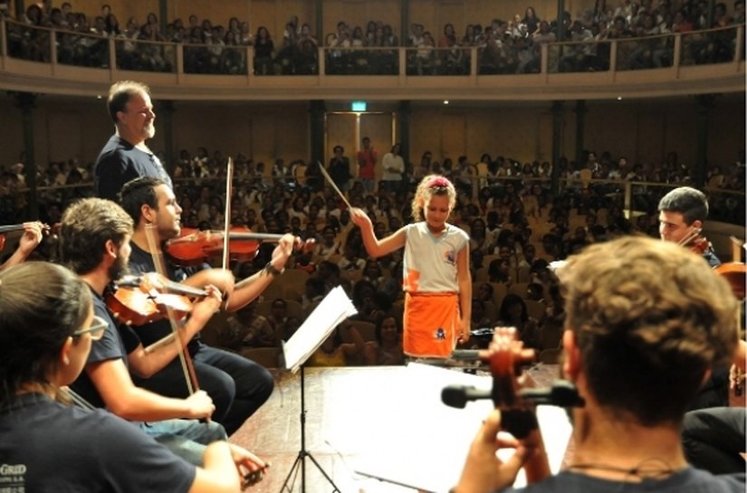 Orquestra Maré do Amanhã enche Deodoro em única apresentação