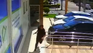 Homem tenta assaltar galeria e morre baleado por policial em Aracaju