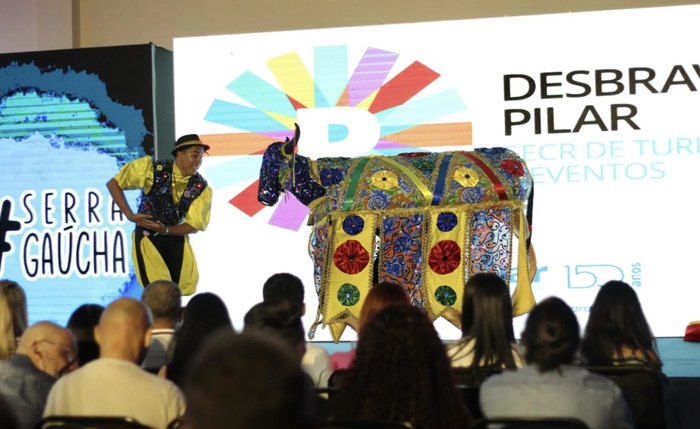 Apresentação do folclore do Pilar
