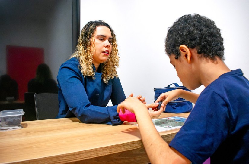 Fonoterapia amplia comunicação e autonomia de crianças atendidas na Casa do Autista de Maceió