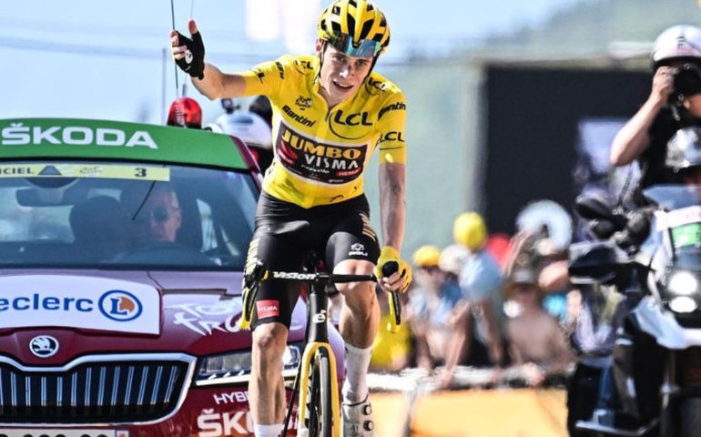 Van Aert leva no contra-relógio e Vingegaard é campeão virtual da Volta da França