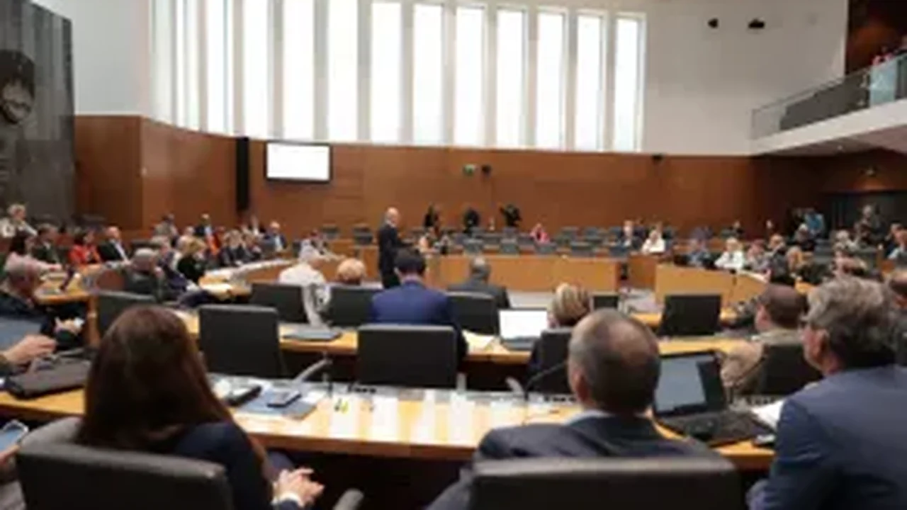Direita anti-imigração obtém mais votos que partido governista na Eslovênia