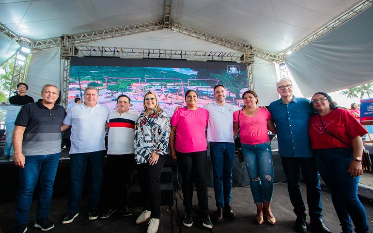 Paulo Dantas inaugura obras de pavimentação e anuncia o Mais Água AL para Delmiro Gouveia