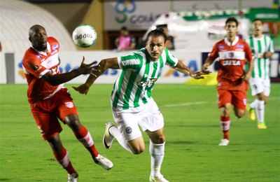 VÍDEO: CRB perde por 3x0 do Goiás e se distancia do sonho do acesso