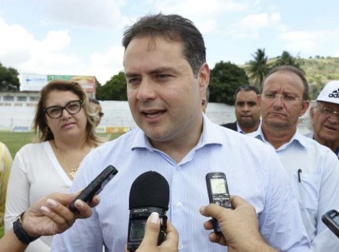 Renan Filho entrega novo módulo de internação de jovens e adultos