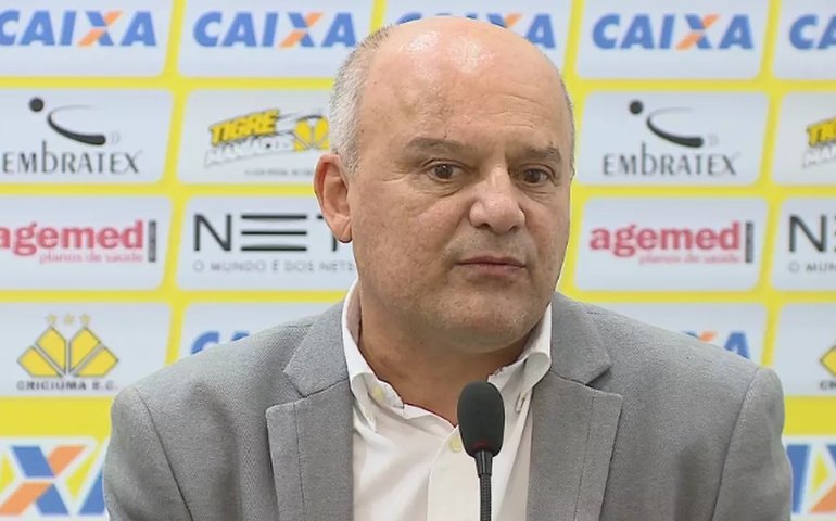 Um mês após contratação, Santos demite executivo de futebol Newton Drummond