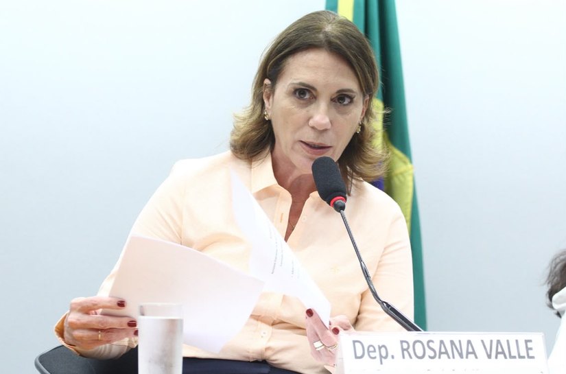 Deputada do PL pede inclusão no SUS de remédio que reduz retorno do câncer de mama