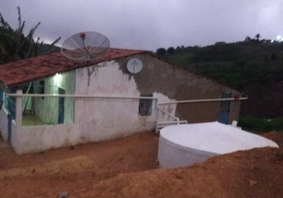 No dia Internacional da Mulher, mulher é assassinada a facadas pelo companheiro no Sertão alagoano