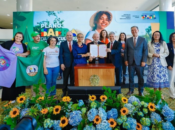 'Tudo o que se planta no Brasil, dá', diz Lula ao lançar Plano Safra com o maior volume de recursos para a agricultura familiar