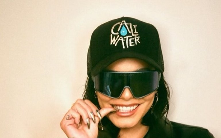 Vanessa Hudgens anuncia gravidez no tapete vermelho do Oscar 2024