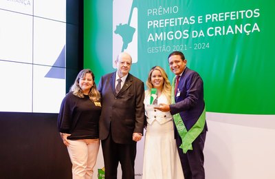 Júlio Cezar recebe em Brasília prêmio Prefeito Amigo da Criança, da Fundação Abrinq