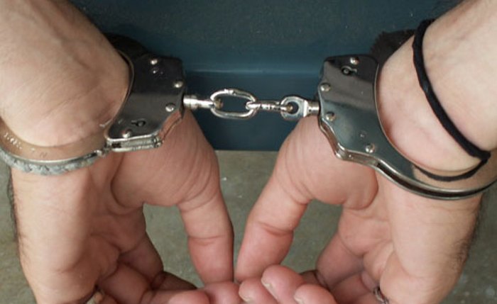Condutor embriagado é preso com suspeita de estelionato