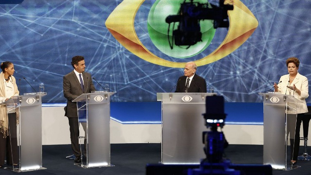 Mensalões e aeroporto ficam fora de debate