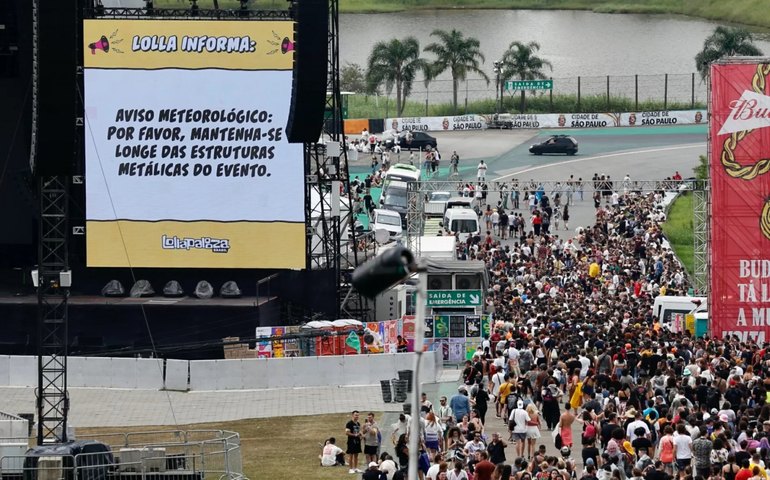 Lollapalooza 2022: previsão de chuva interrompe show e evacua plateia