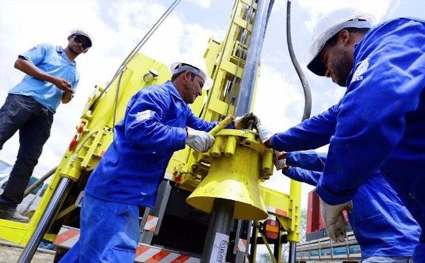 Governador autoriza perfuração de 240 poços nesta terça (10)