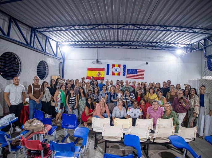 Emoção marca evento final dos 25 anos do Núcleo de Línguas estrangeiras da Semed