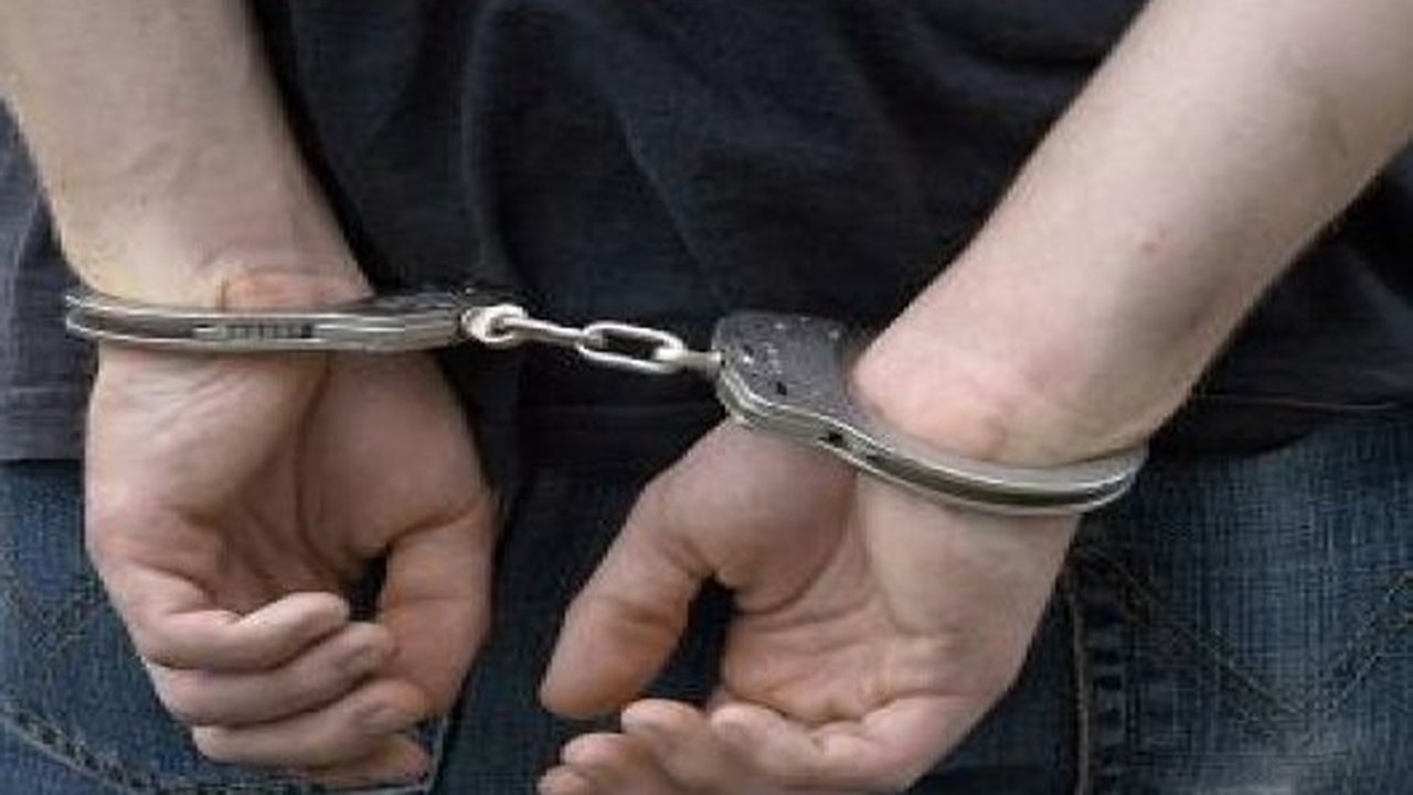 Polícia prende homem acusado de assediar menina de 14 anos