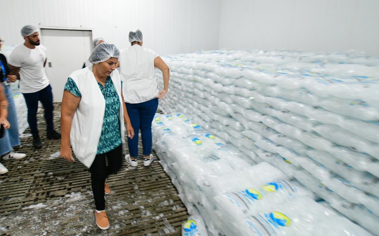 Operação Carnaval: Vigilância Sanitária Estadual fiscaliza fábrica de gelo em Maragogi