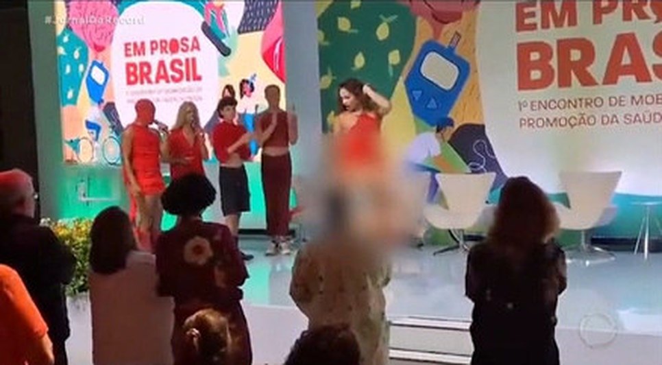 Após dança erótica em cerimônia, Ministério da Saúde anuncia exoneração de diretor