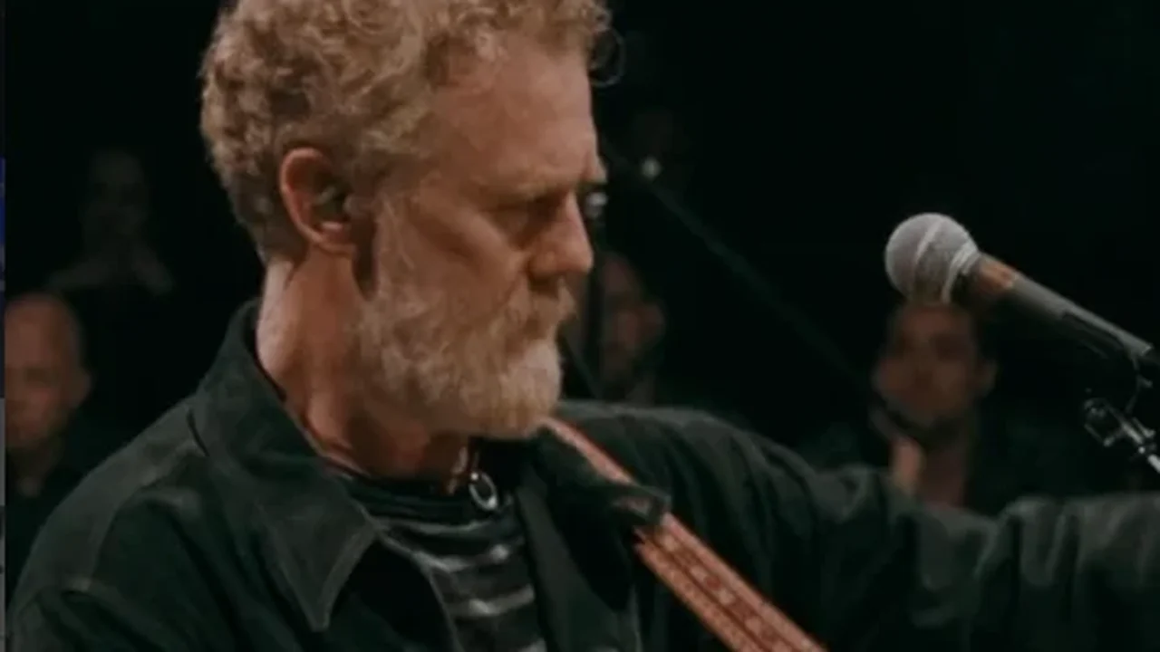 Glen Hansard, cantor e compositor vencedor do Oscar, morre aos 56 anos