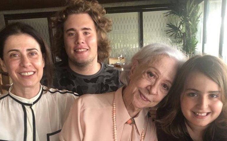 Fernanda Torres e Fernanda Montenegro estarão em nova série &#8216;Amores Possíveis&#8217;