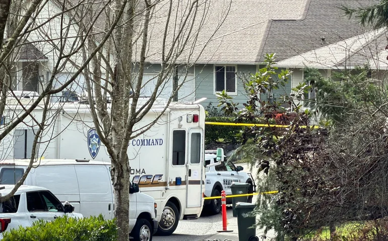 Suspeito e outros 4 estão mortos após esfaqueamento perto de Tacoma, Washington, dizem autoridades
